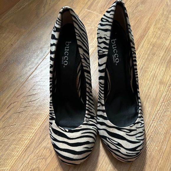 5/$25 Zebra heels/pumps - Picture 3 of 6